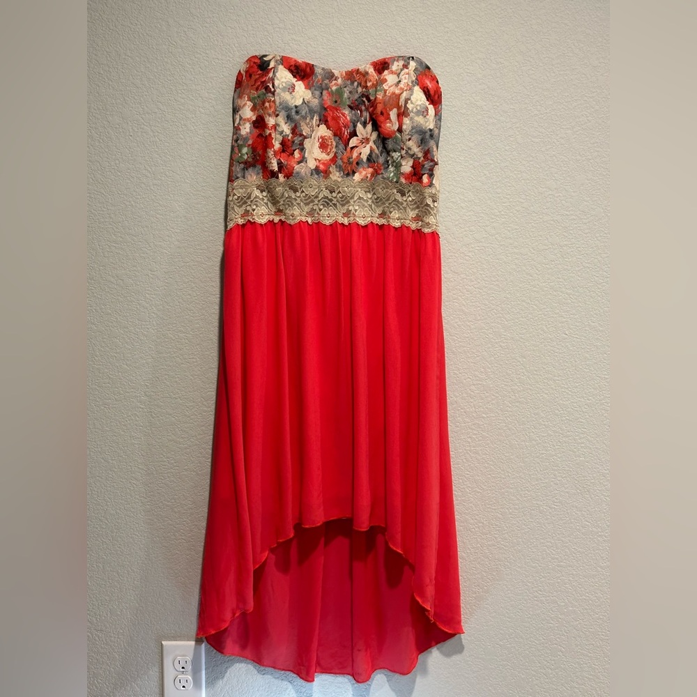 Sleeveless floral dress